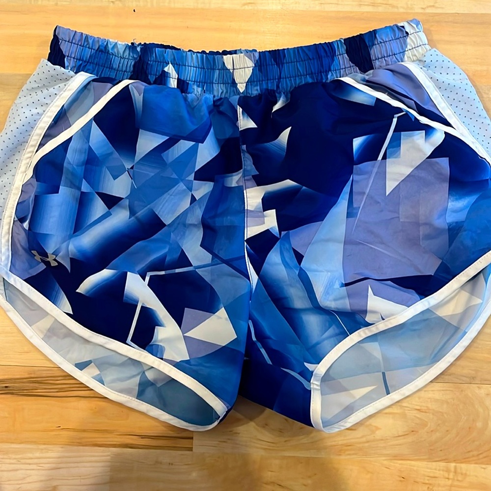 UMDER ARMOUR lined shorts